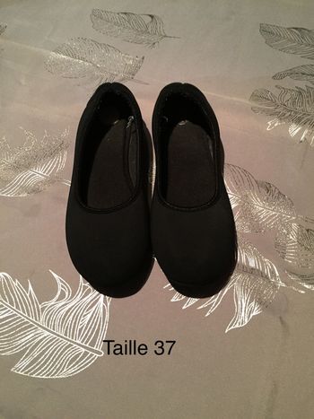 Ballerines / chaussons noires Taille 37