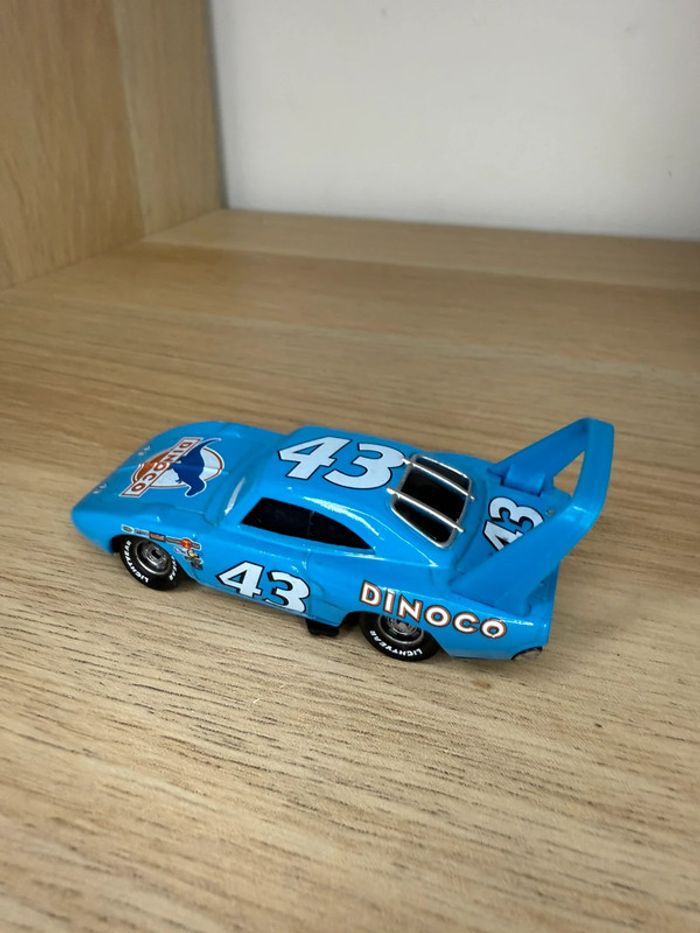 Voiture cars dinoco Disney pixar - photo numéro 3