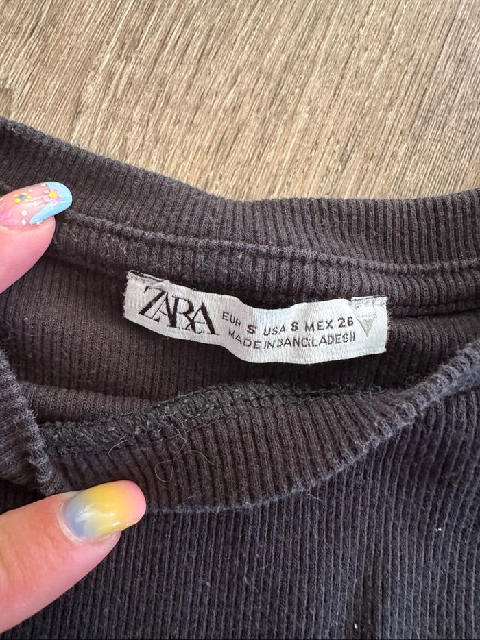 - Tee shirt Zara - Taille S - Très bon état - photo numéro 2