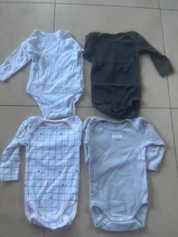 4 bodies manche longues taille 71 cm