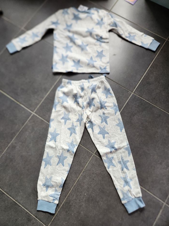 Pyjama hiver taille 8 ans - photo numéro 3