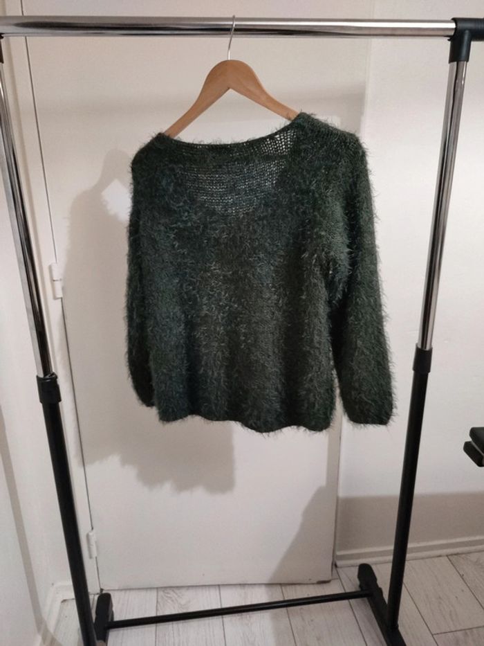 Pull vert à poils - photo numéro 3