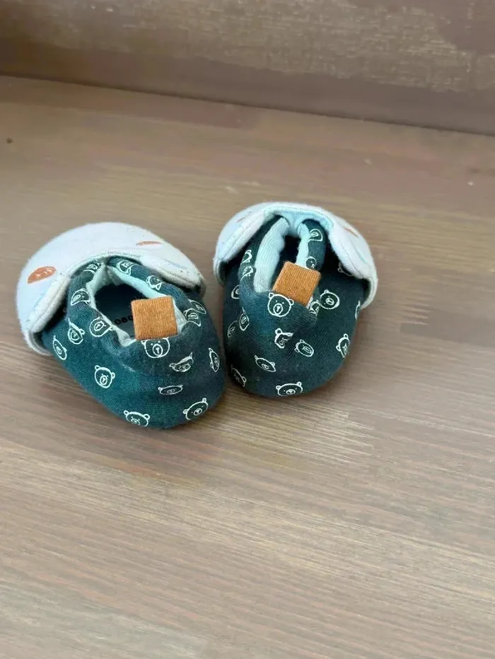 Chaussons Bébé 3-6 Mois - Très Bon État - photo numéro 4