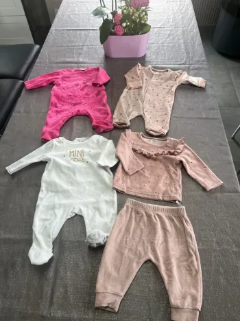 Lot de pyjama taille 3 mois