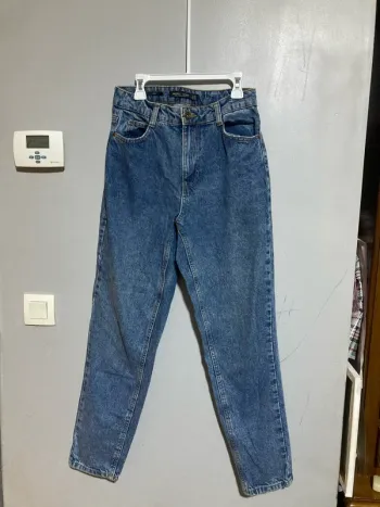 Jean mom bleu Bershka – Taille 34