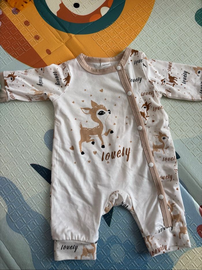 Lot vêtement bébé
