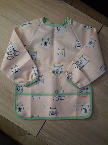 Tablier, ou bavoir à manches longues Badabulle