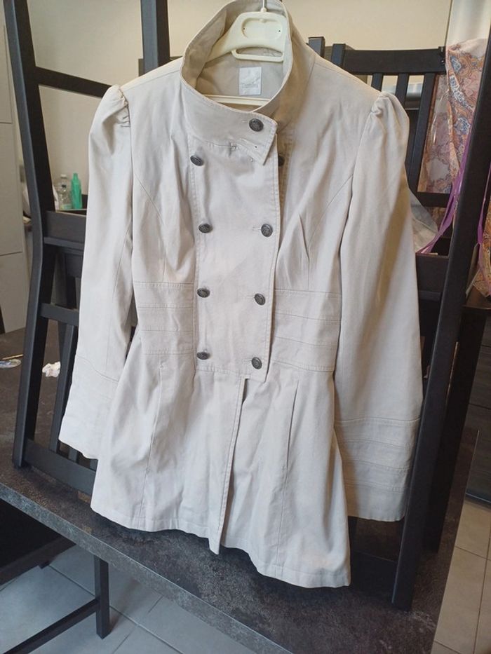 Tres beau trench