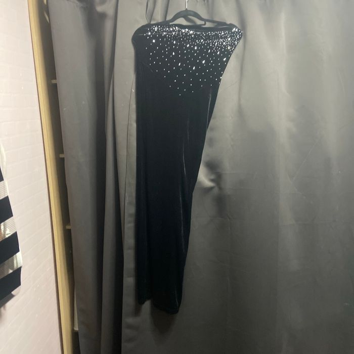 Robe à strass noir