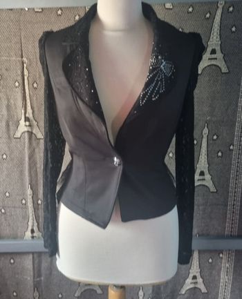 Blazer avec strass et dentelles taille S