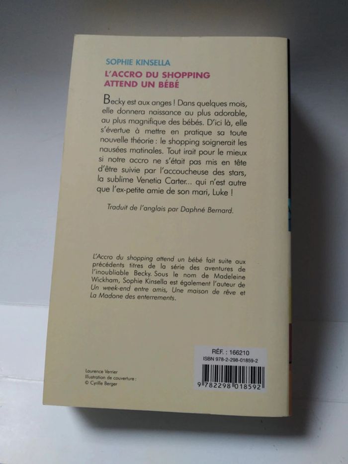 L'accro du shopping attend un bébé - photo numéro 2