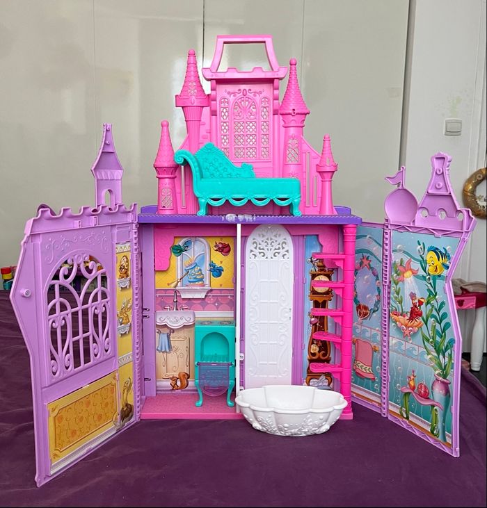 Maison de poupées Barbies - photo numéro 2