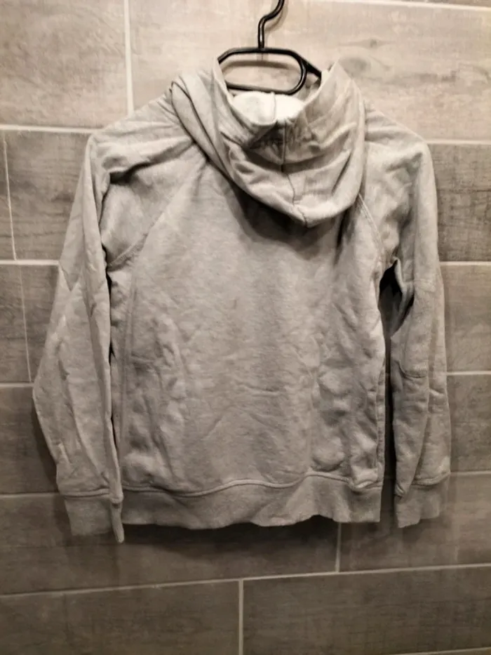 Pull a capuche - photo numéro 3