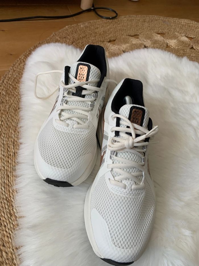 Magnifique Baskets Nike d’été blanche & bronze - photo numéro 5