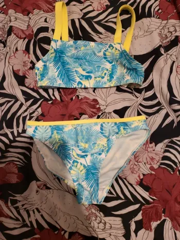 Bikini 8 ans