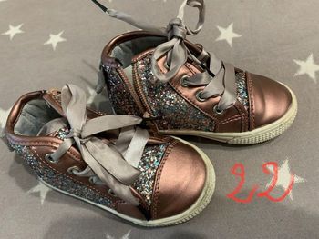 Chaussures  p 22. Comme NEUVES