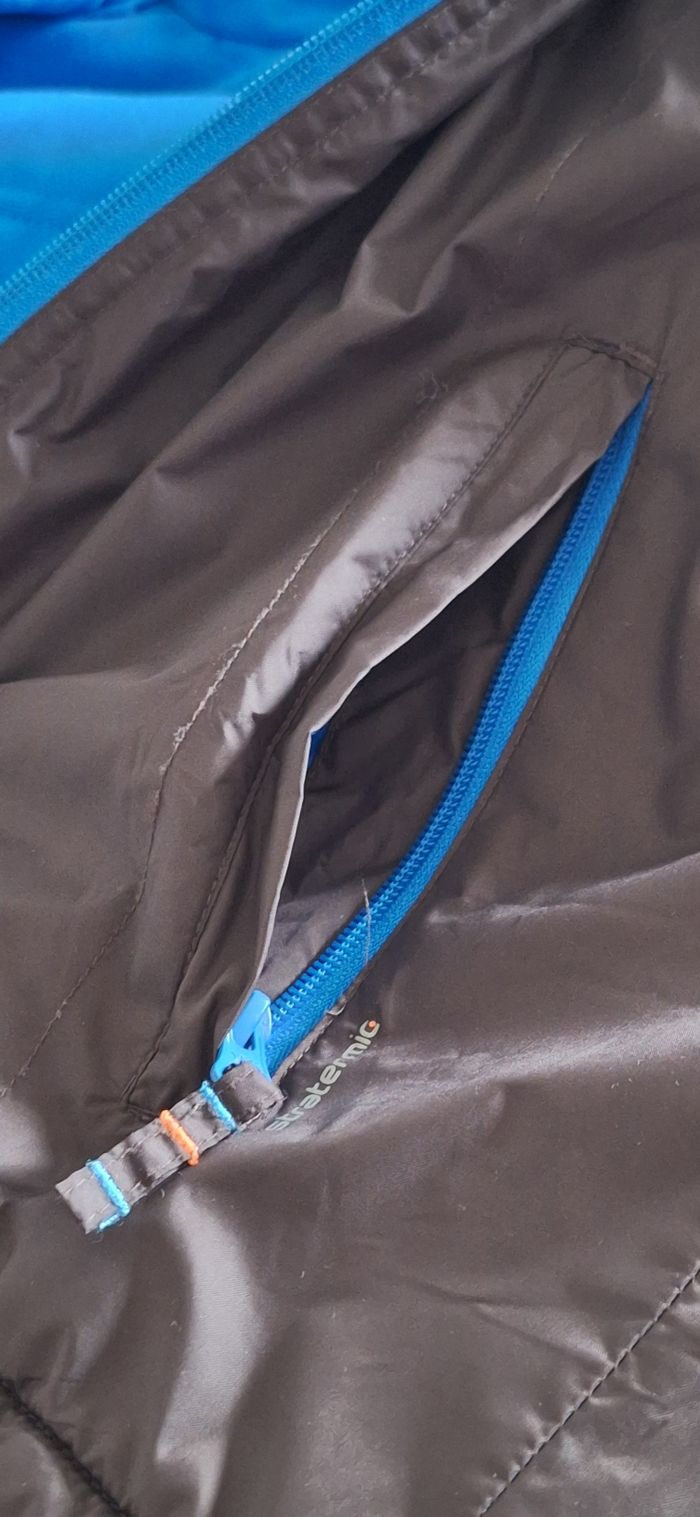 Veste unisexe ski/après-ski  taille 12 ans - couleur duo noir/bleu - photo numéro 6
