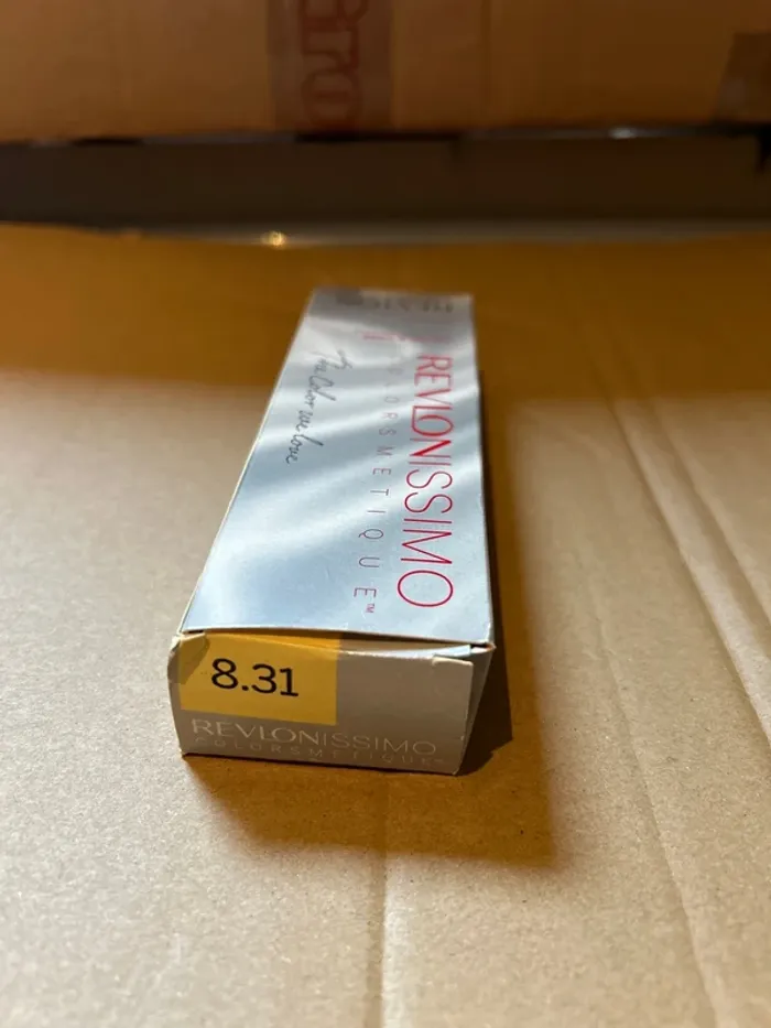 Tube revlon