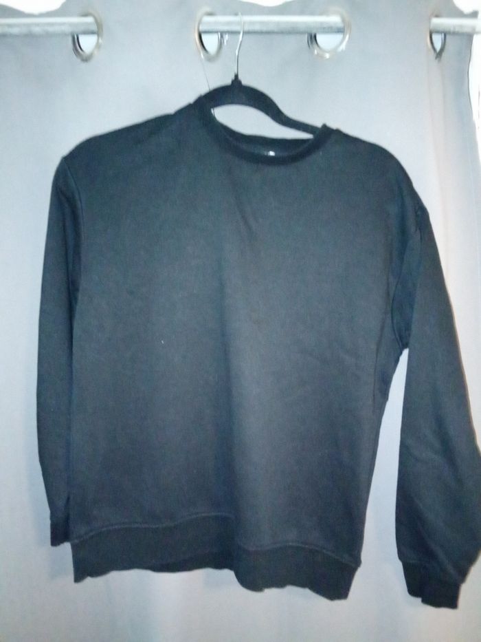 Pull noir