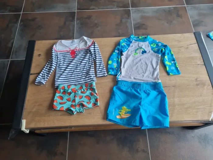 Lot 4 pièces 2 maillots anti uv + 1 boxer et 1 short de bain