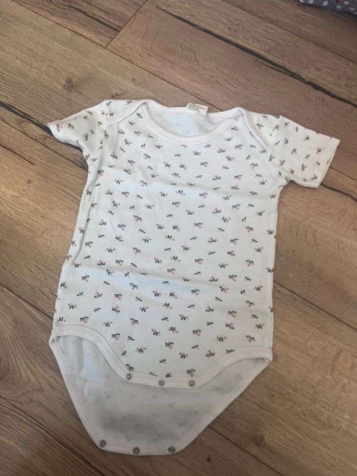 Lot de 3 bodys manche courtes  36 mois - photo numéro 2