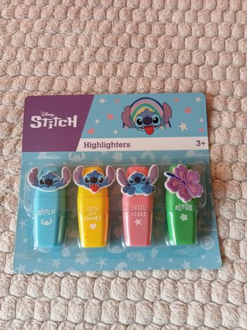 4 surligneurs Stitch