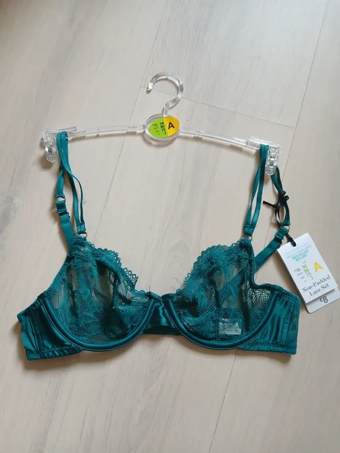 Soutien gorge satin et dentelle - photo numéro 10