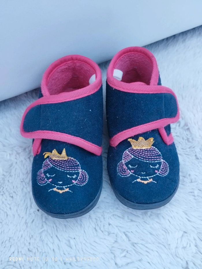 Chaussons pointure 25