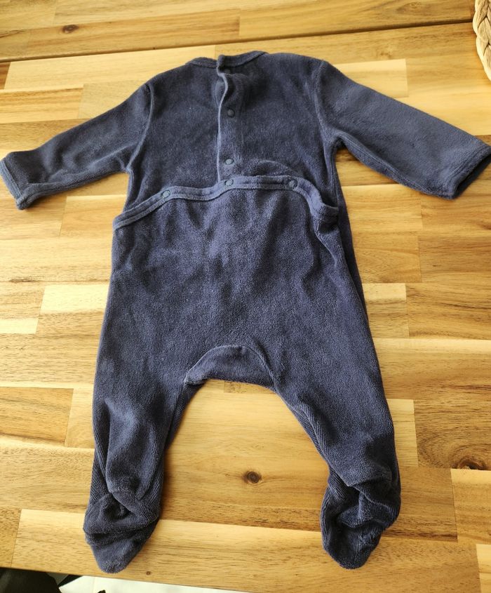 Pyjama 1 mois - photo numéro 2