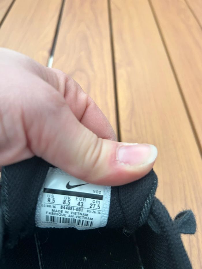 Baskets Nike noir taille 43 - photo numéro 5