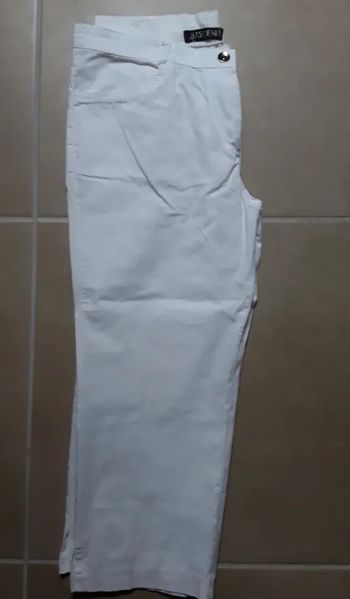 Pantacourt blanc été 40-42 TBE