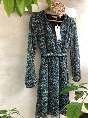 Jolie petite robe Only XS Neuve