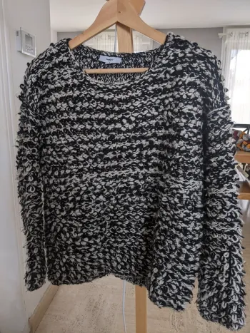 Pull noir et blanc Suncoo