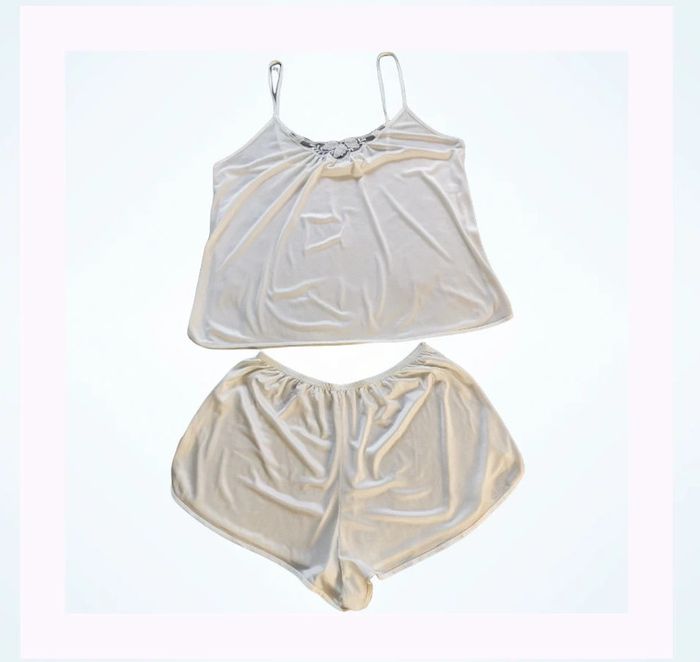 Pyjama en satin t. 46 - photo numéro 2