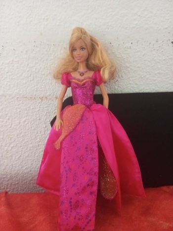 Liana robe Reversible Barbie Mattel