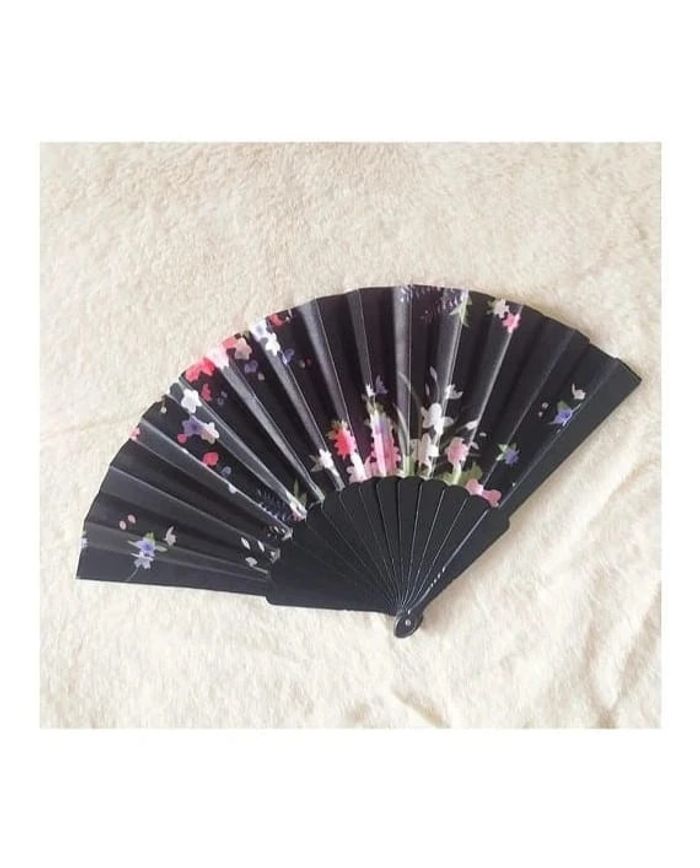 Éventail de style japonais en satin avec motif fleurs