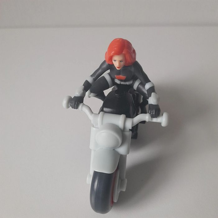 Figurine black widow kinder - photo numéro 2