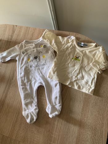 Pyjama Gémo un bisou et au dodo + 1 t shirt orchestra taille 1 mois