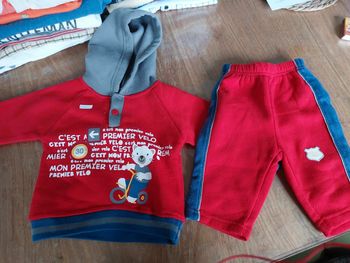 ensemble rouge et bleu