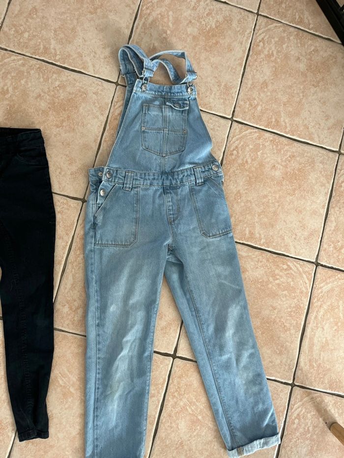 Lot salopette et jeans