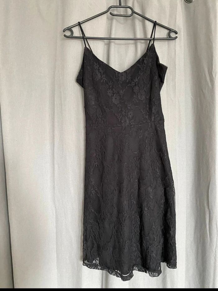 Robe noire - photo numéro 2