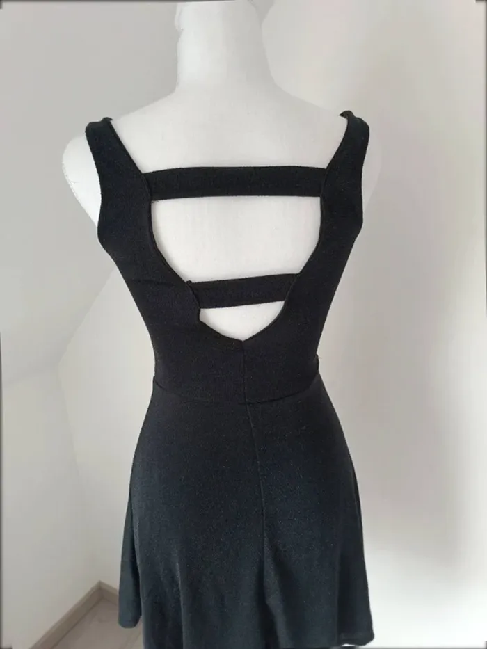 🖤 Robe patineuse noire Jennyfer – effet cintré – Small - photo numéro 3