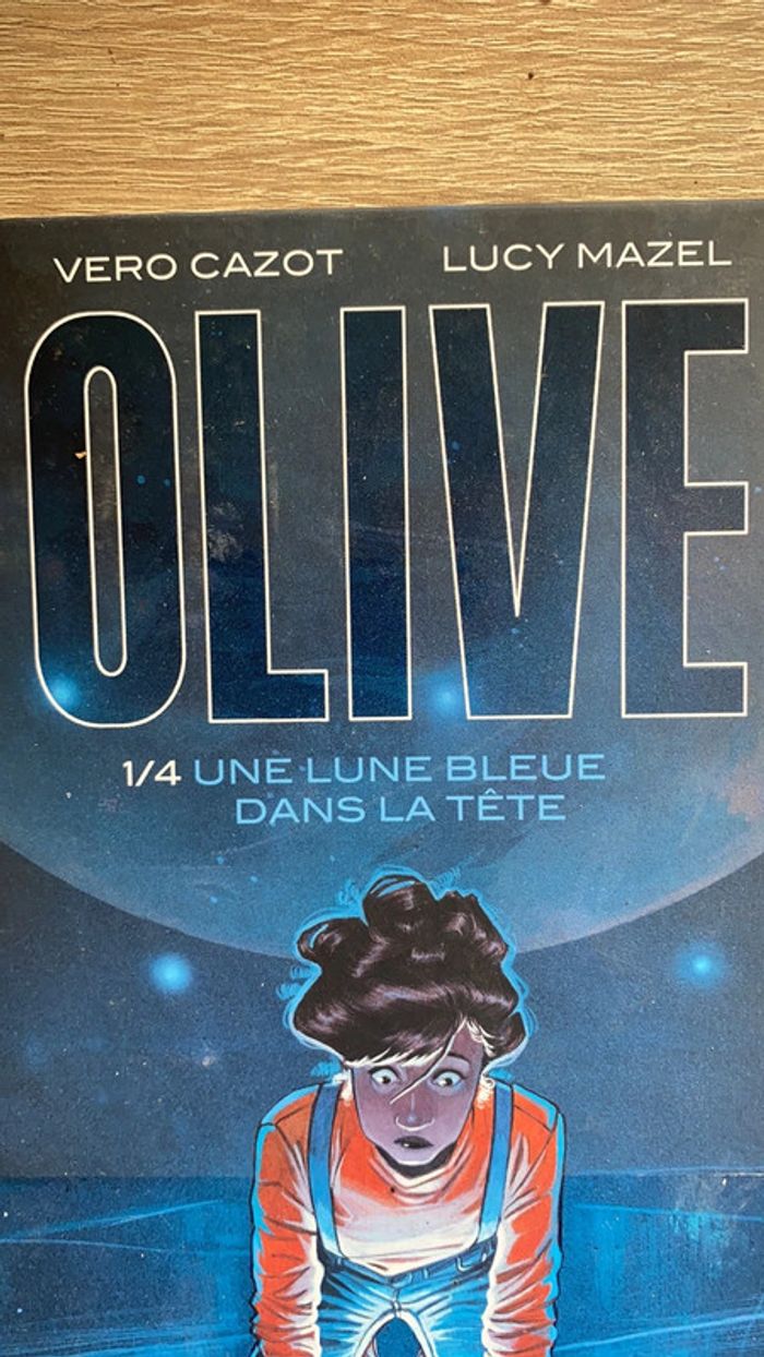 Olive - Tome 1 - Une lune bleue dans la tête - photo numéro 3