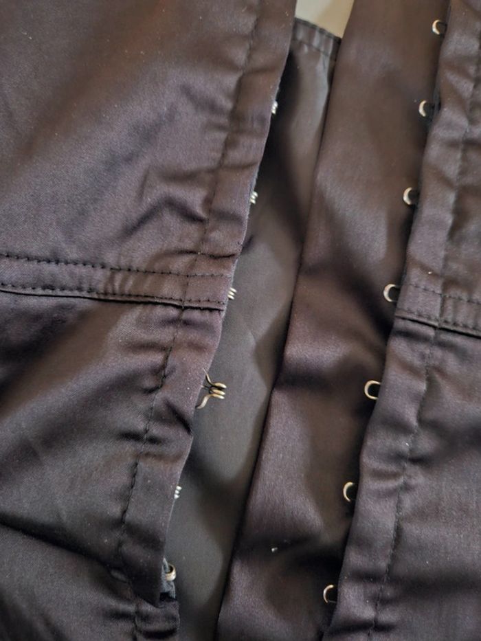 H&M bustier satiné noir taille L - photo numéro 10