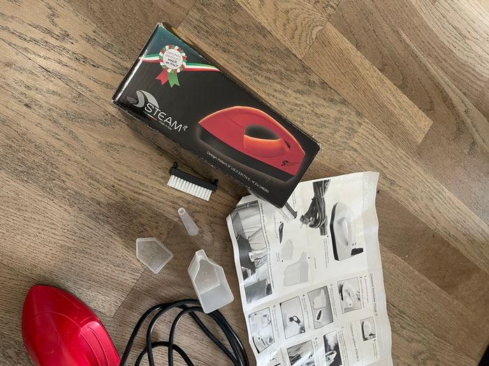 Fer a repasser à vapeur de voyage très bon état - photo numéro 2