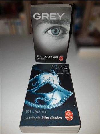 Livres de E.L. James - 50 nuances de grey et 50 nuances plus sombres