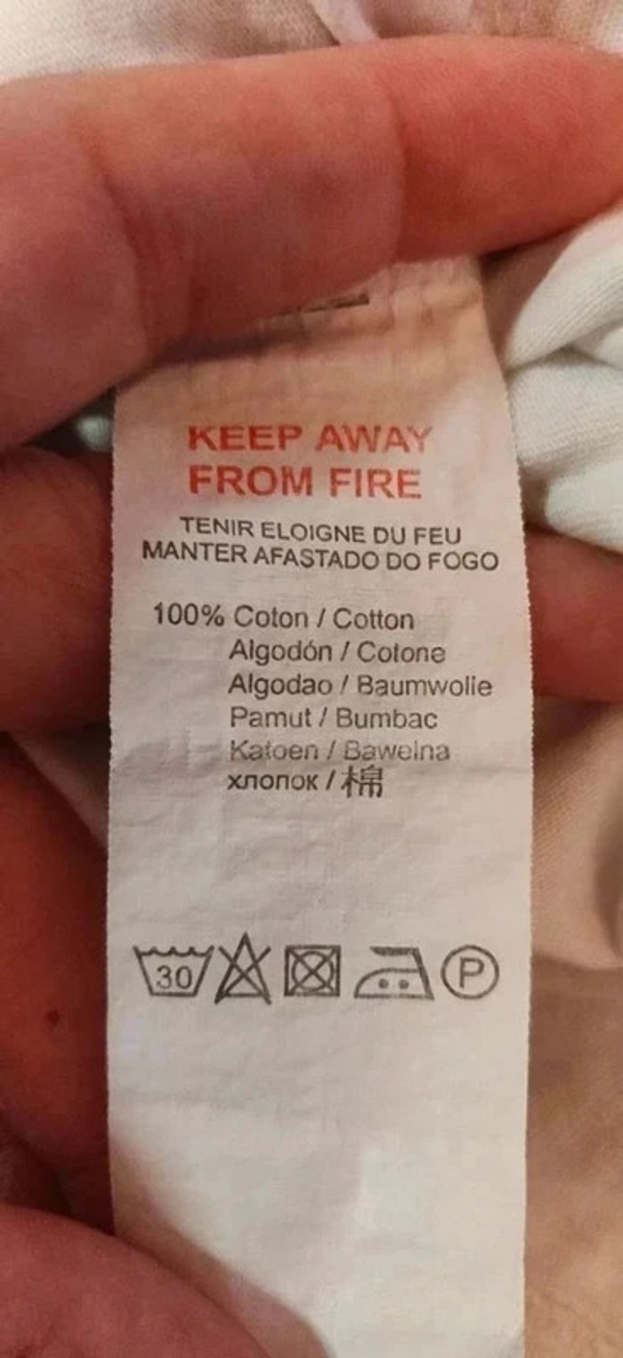 T-shirt blanc motifs visage blanc noir et rouge Bilook 14 ans - photo numéro 6