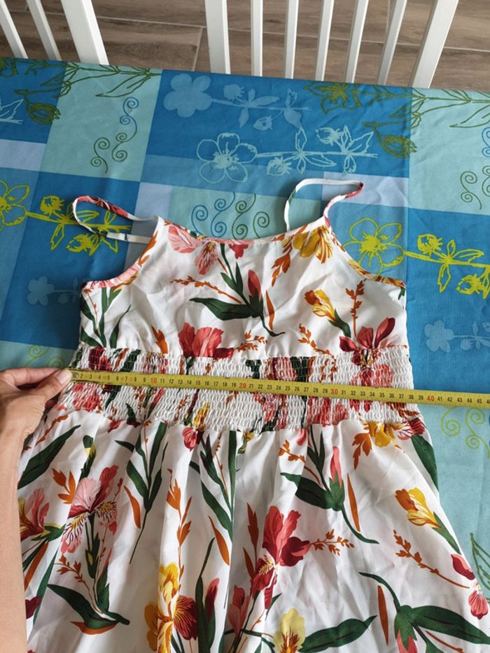 Robe neuve t.u. - photo numéro 4