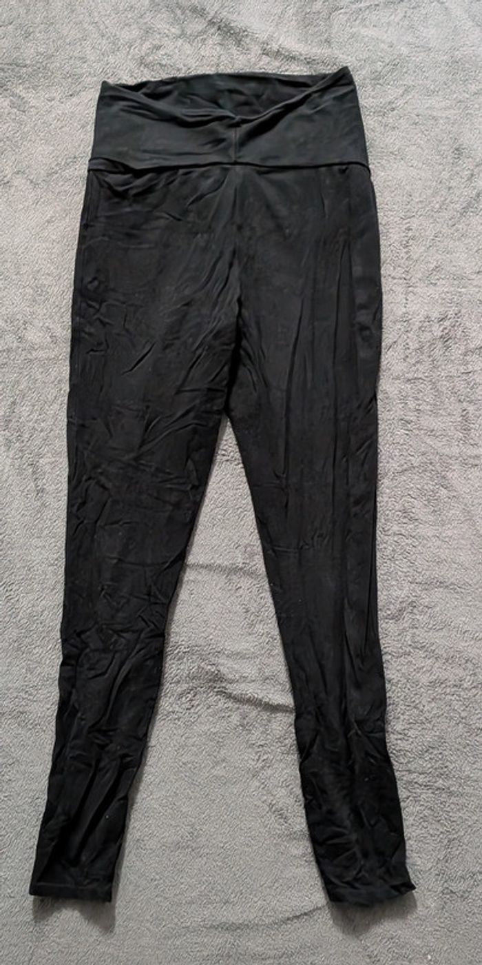 Lot de 3 pantalon et pantacourt legging grossesse/maternité -38/40 - Kiabi - Très bon état - photo numéro 5