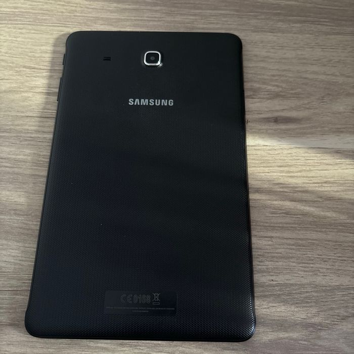 Tablette Samsung Galaxy Tab E - photo numéro 2